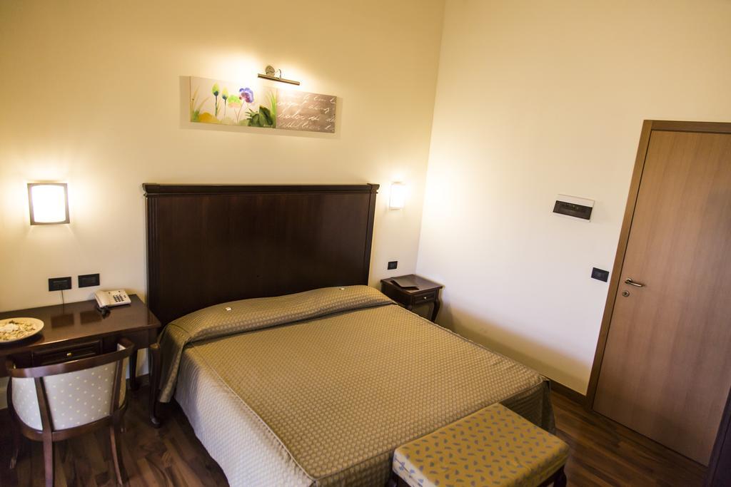 Hotel Regio Rubiera Habitación foto
