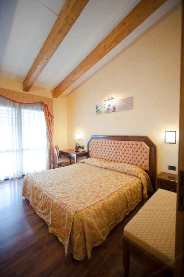 Hotel Regio Rubiera Habitación foto