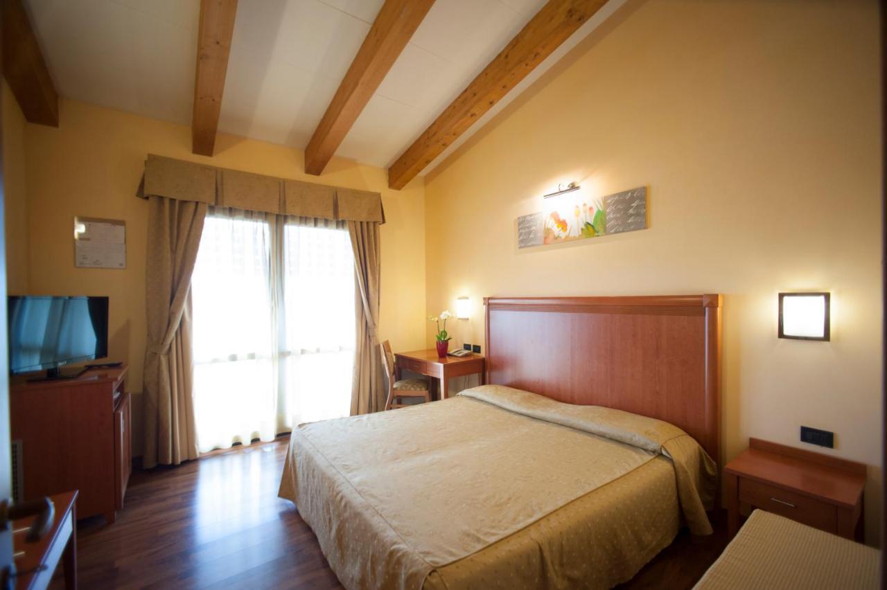 Hotel Regio Rubiera Habitación foto