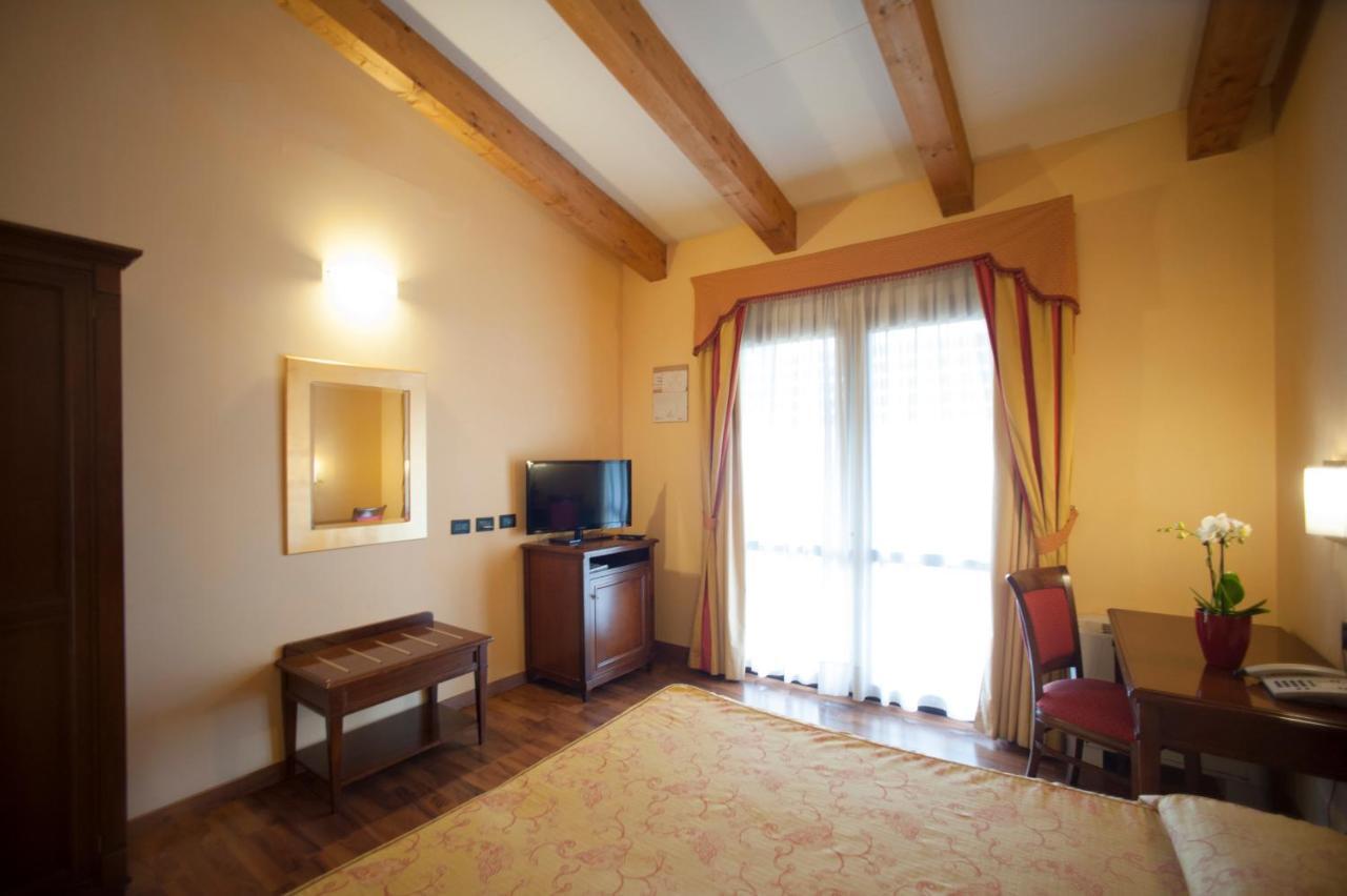 Hotel Regio Rubiera Habitación foto